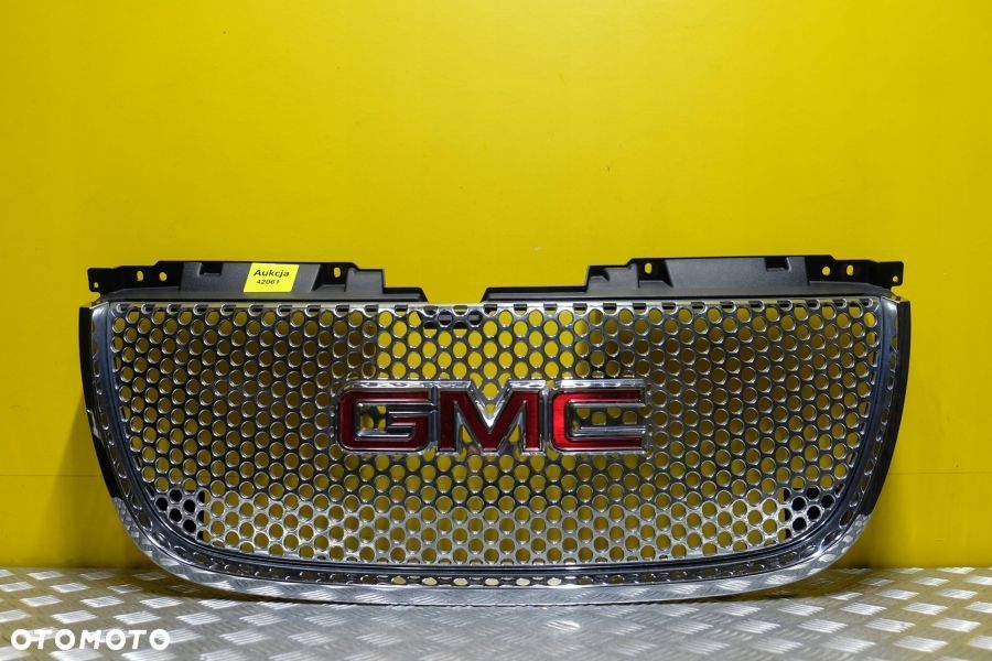 GMC YUKON 2007-2014 GRILL ATRAPA PRZÓD CHROM USA - 1