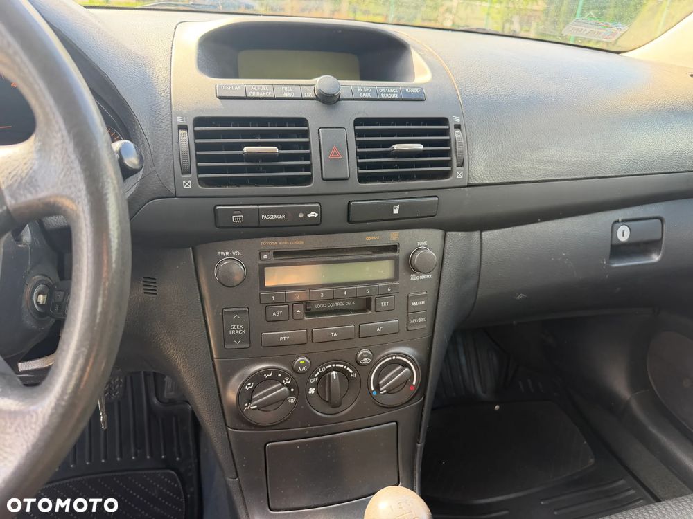Toyota Avensis 1.6 VVT-i Luna - 12
