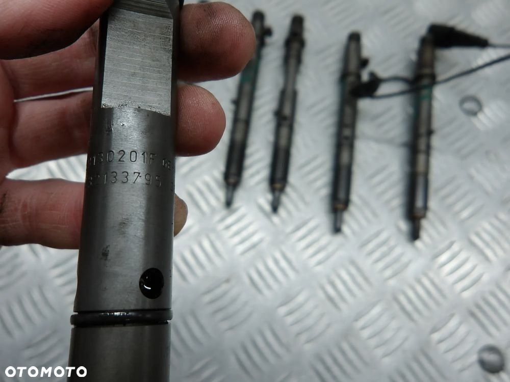 PASSAT B5 FL SEDAN 2.5 TDI 4MOTION WTRYSK WTRYSKIWACZ 043213795 - 7