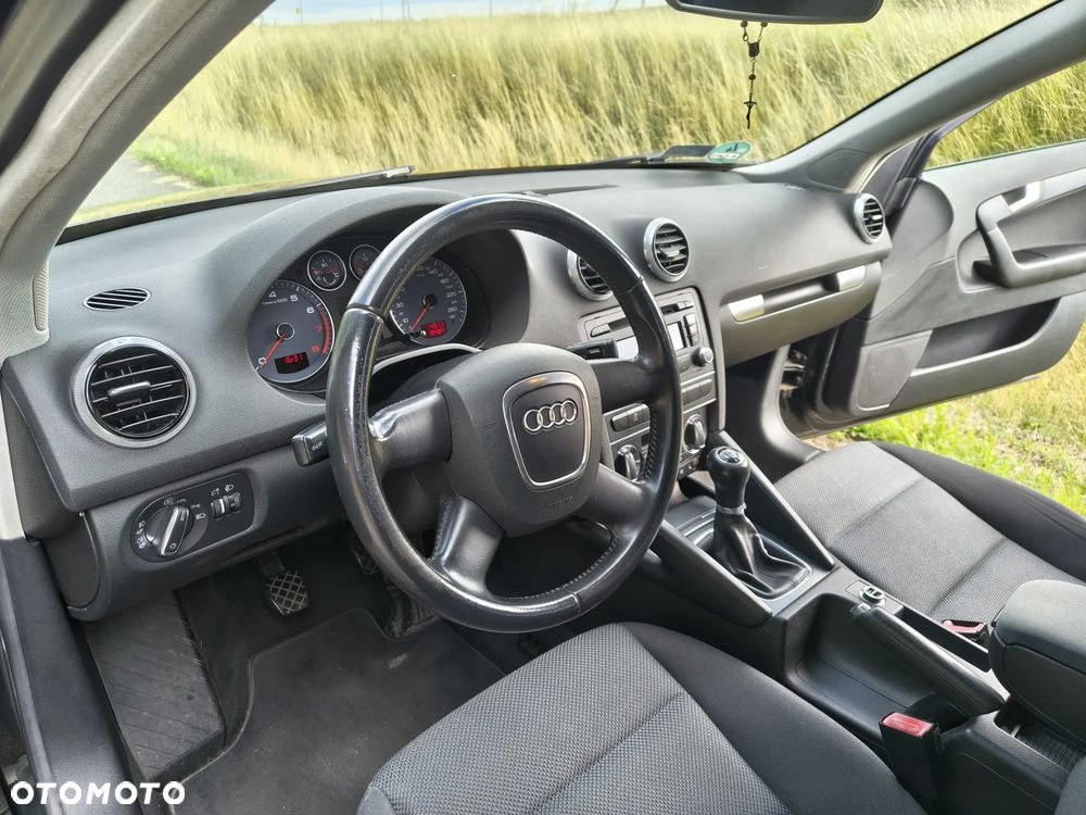 Audi A3 Sportback 1.6 Ambiente - 8