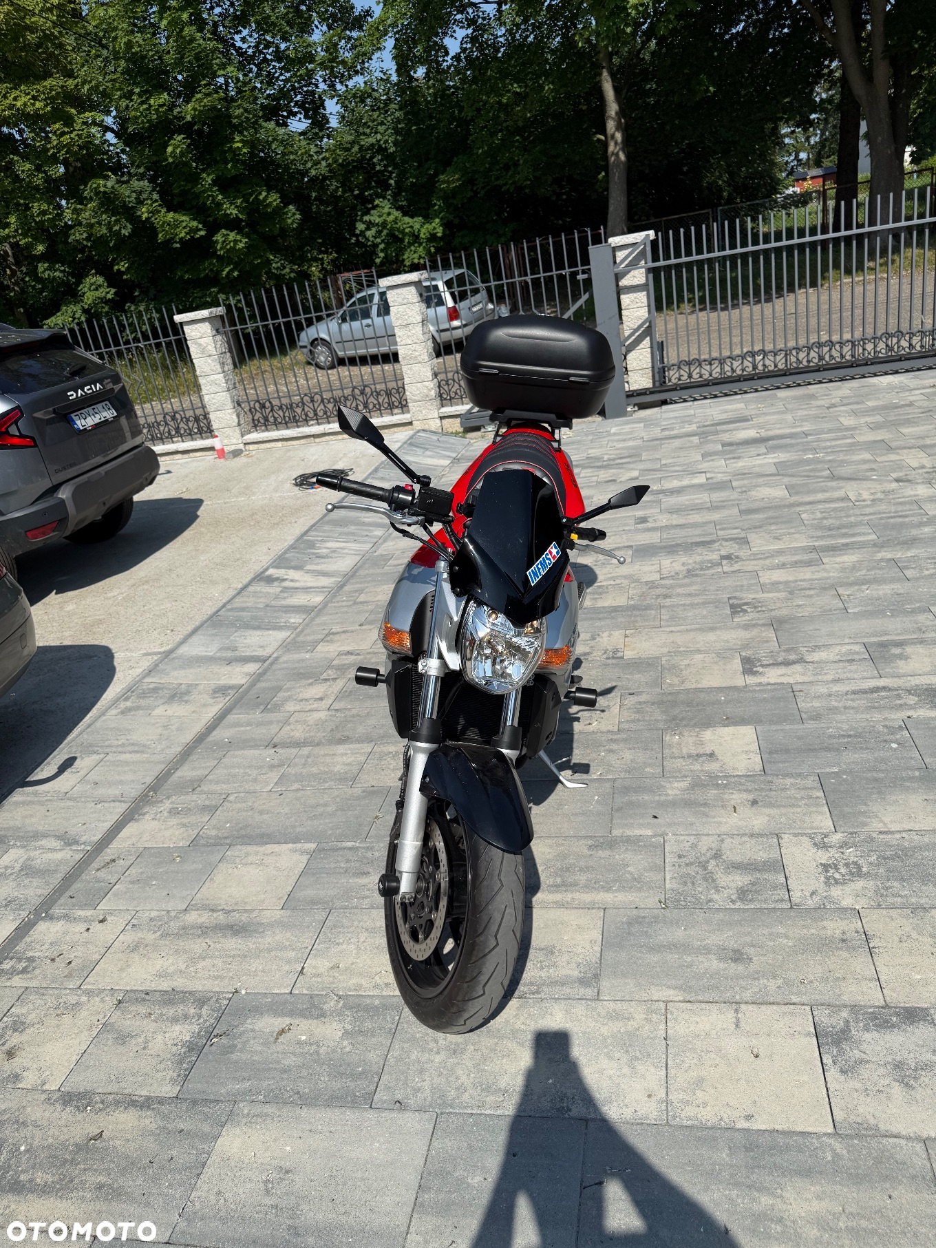 Suzuki GSR - 10
