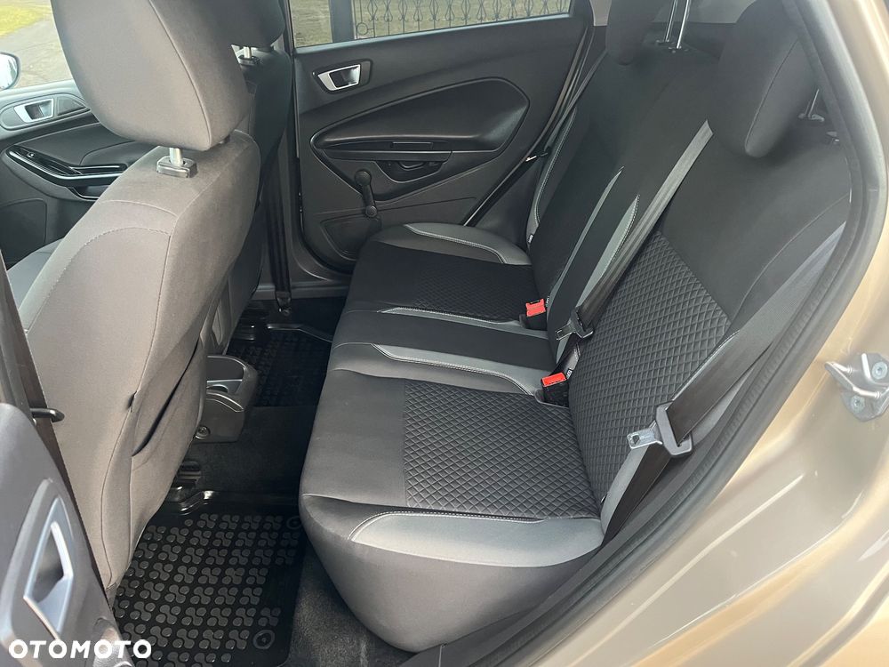 Ford Fiesta 1.25 Platinium X - 32