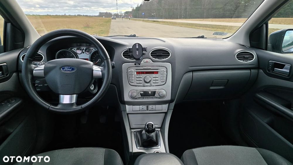 Ford Focus 1.6 Ti-VCT Ghia - 29