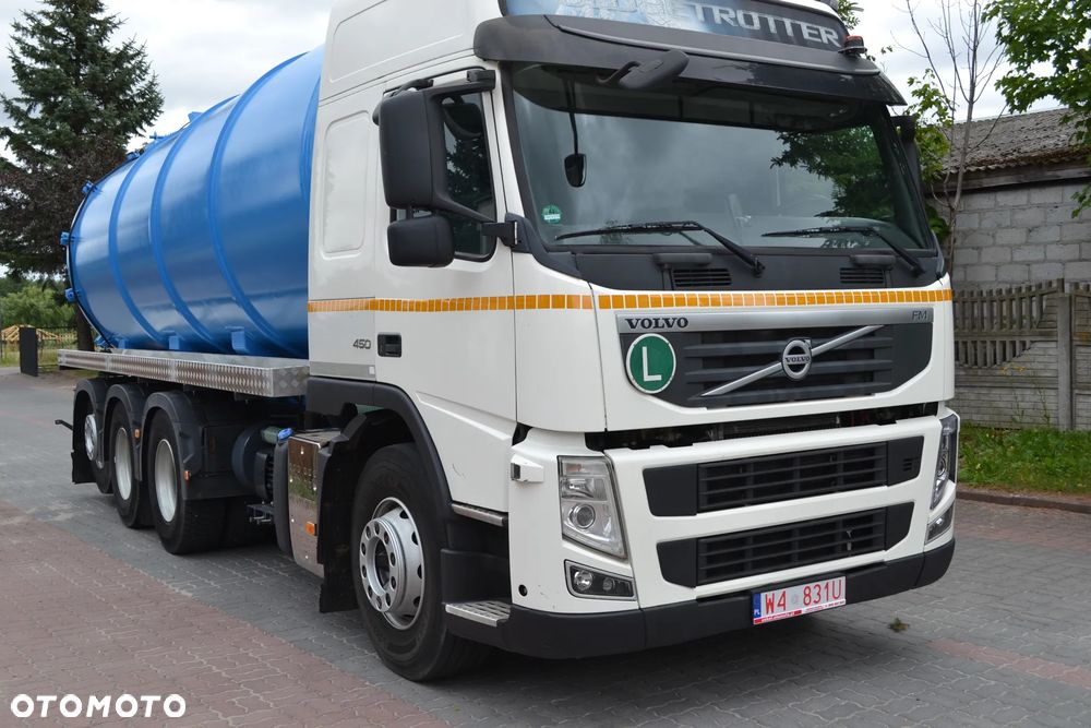 Volvo FM 450 8x4 TYLKO 523 114 km ASENIZACYJNY SZAMBIARKA NOWA BECZKA 25m³ 4 OŚ PODNOSZONA I SKRĘTNA POMPA JUROP RV-520 SPECJALNY - 2