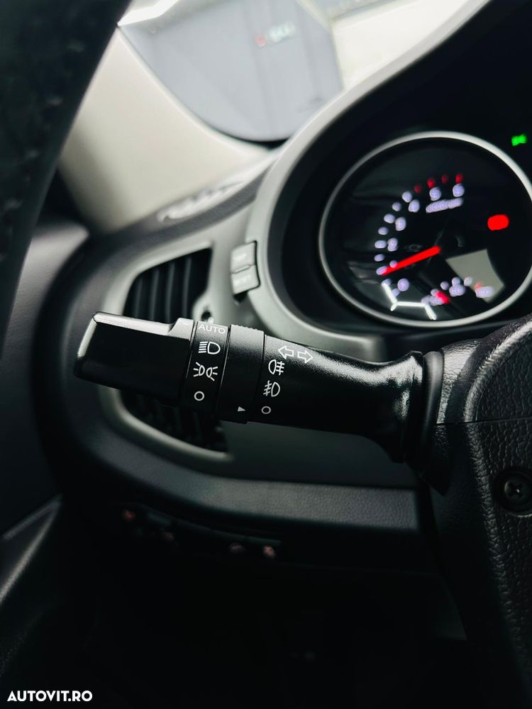 Kia Sportage 1.7 CRDI 2WD Dream-Team Edition - 29