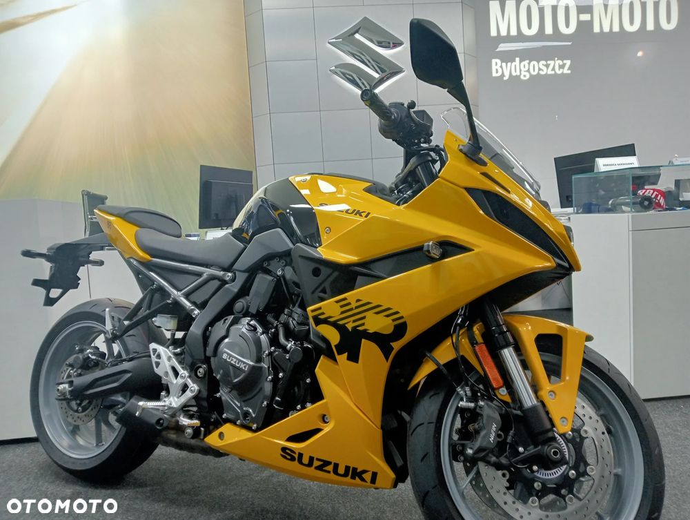 Suzuki GSX - 6