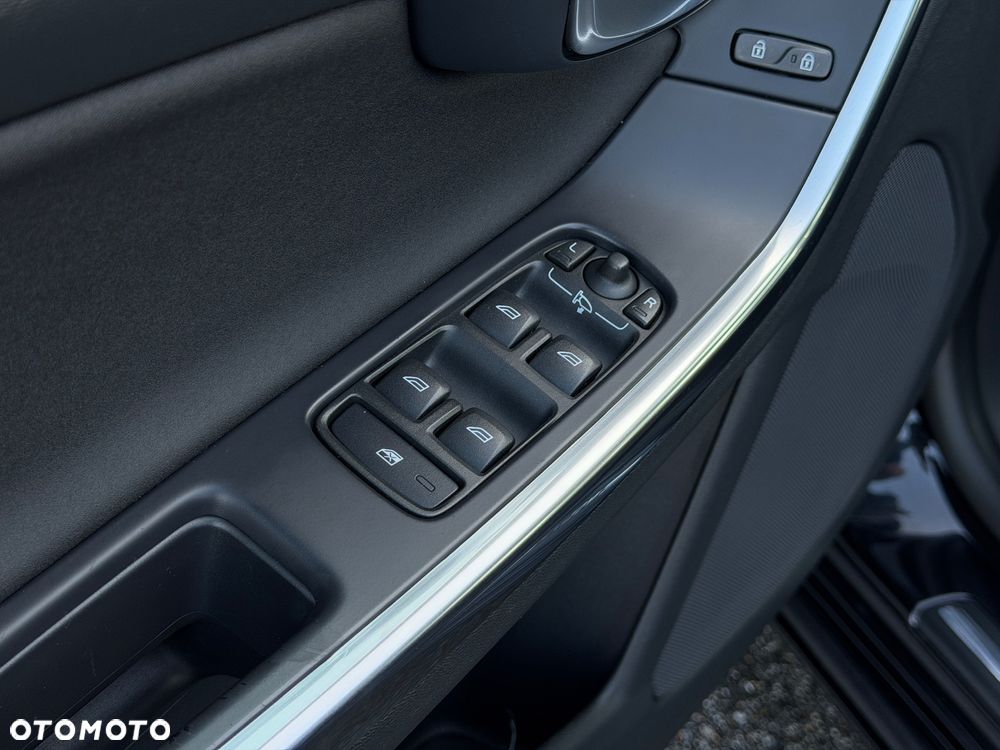Volvo V60 D3 Summum - 16
