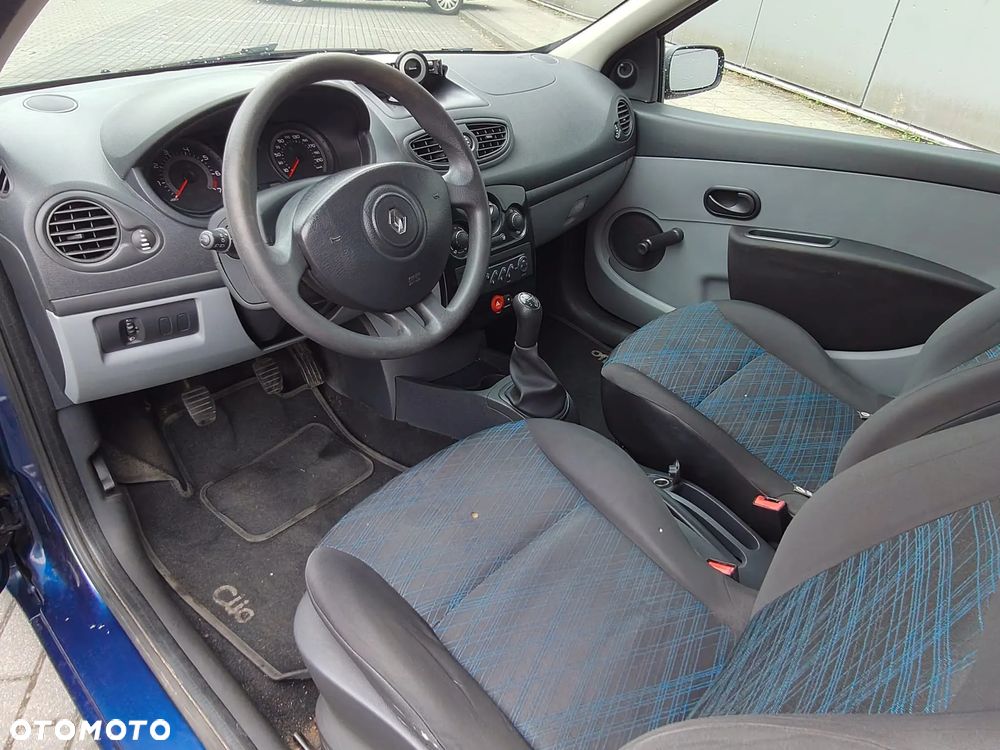 Renault Clio 1.2 16V Tech Run - 12