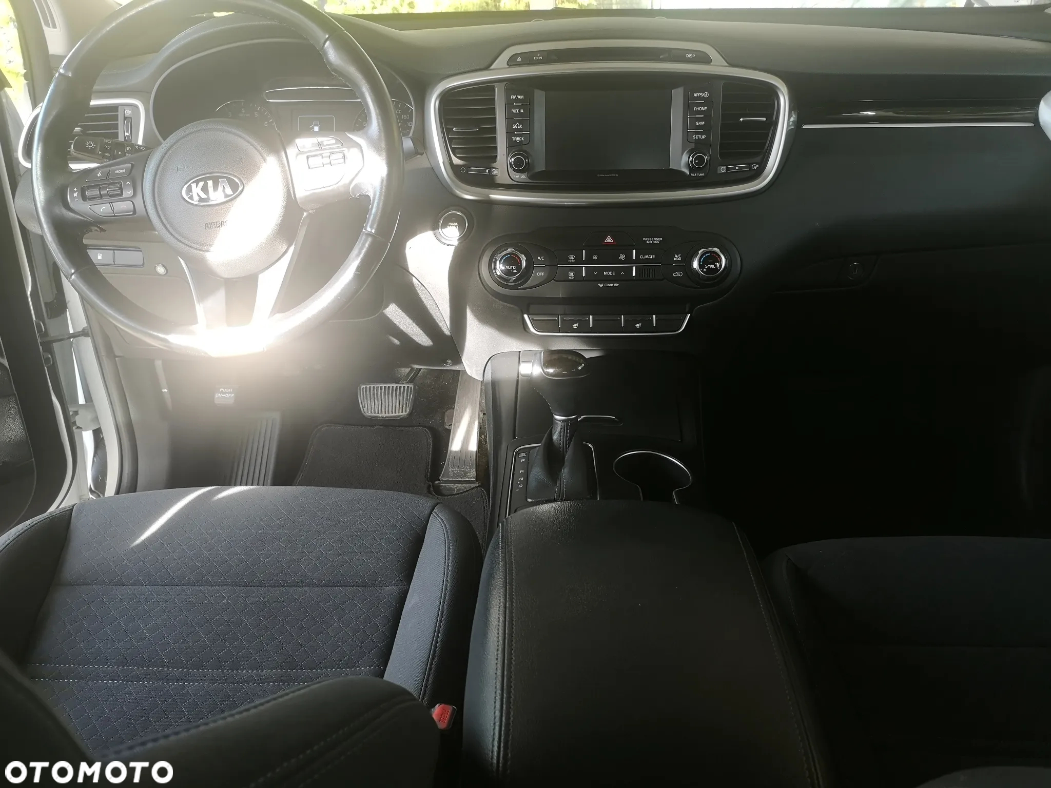 Kia Sorento - 12