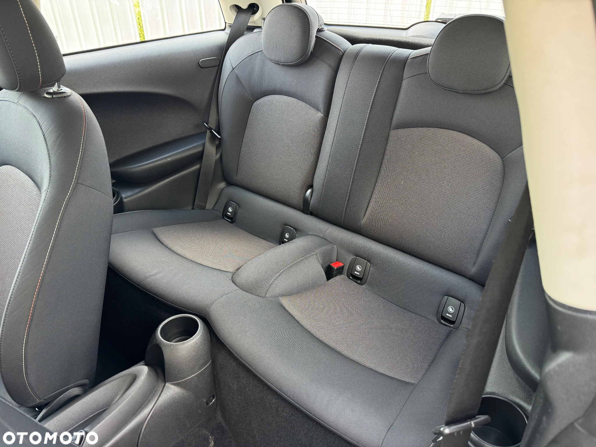 MINI ONE Standard - 8