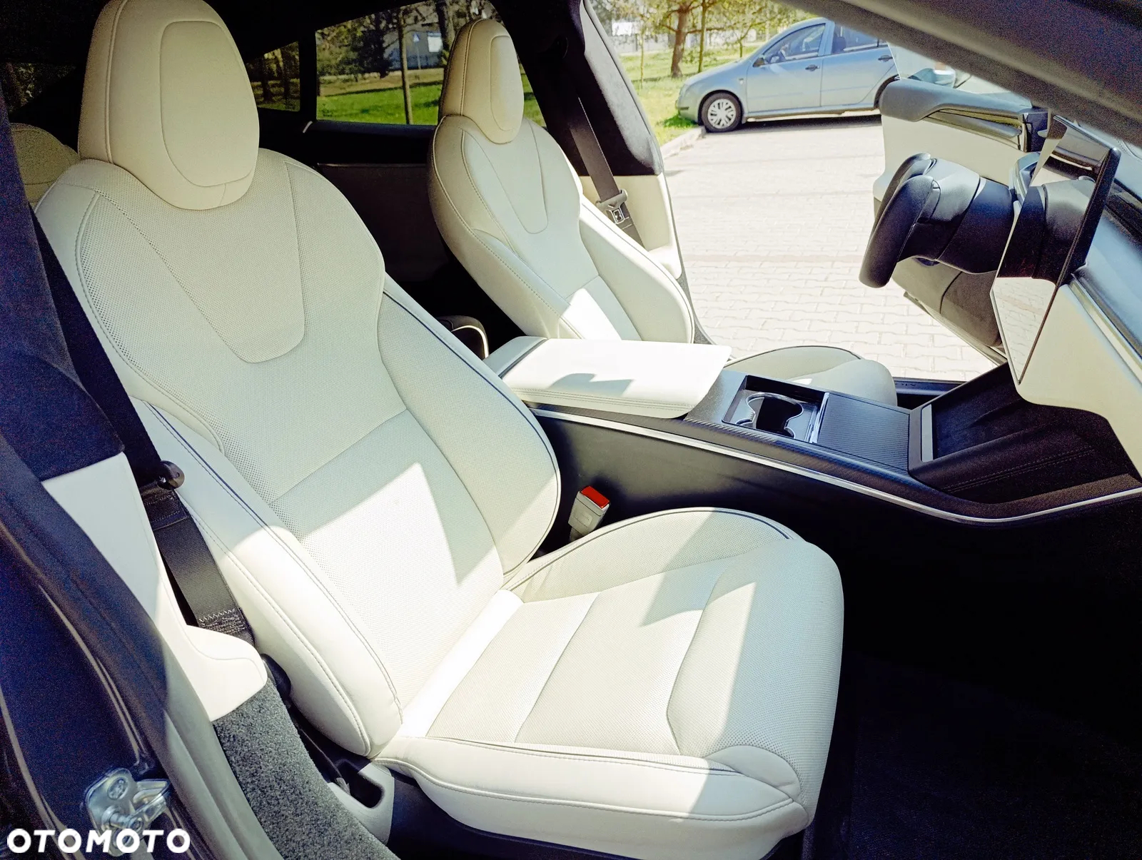Tesla Model S Plaid - 8