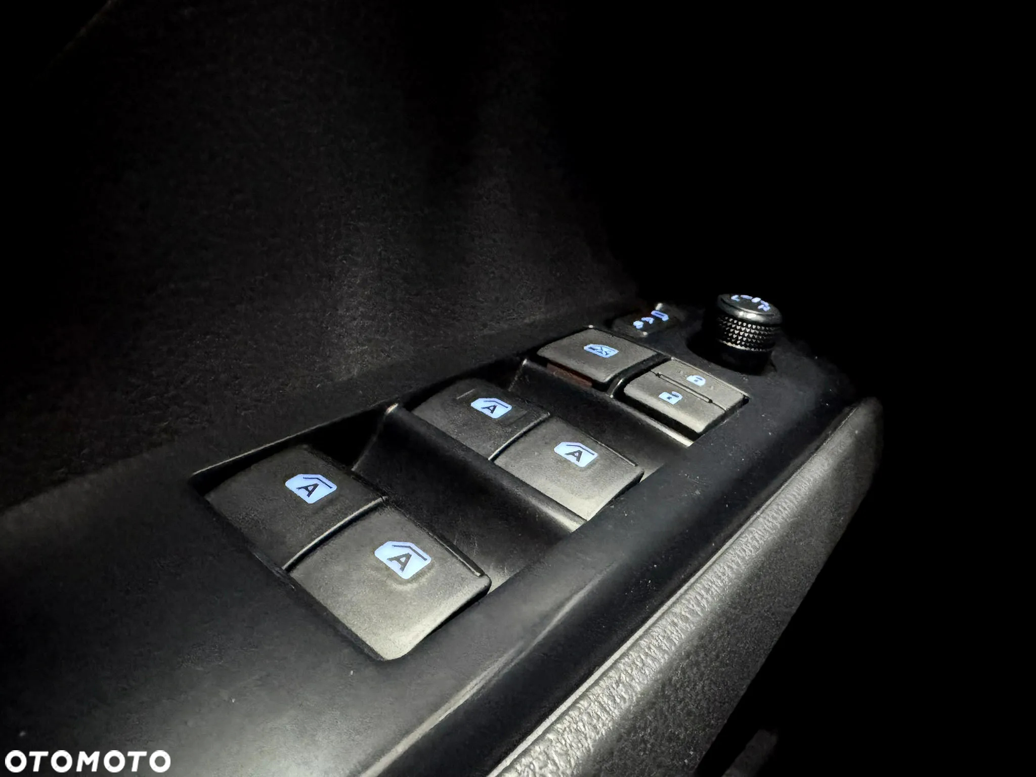 Toyota Camry 2.5 Hybrid Comfort CVT - 26