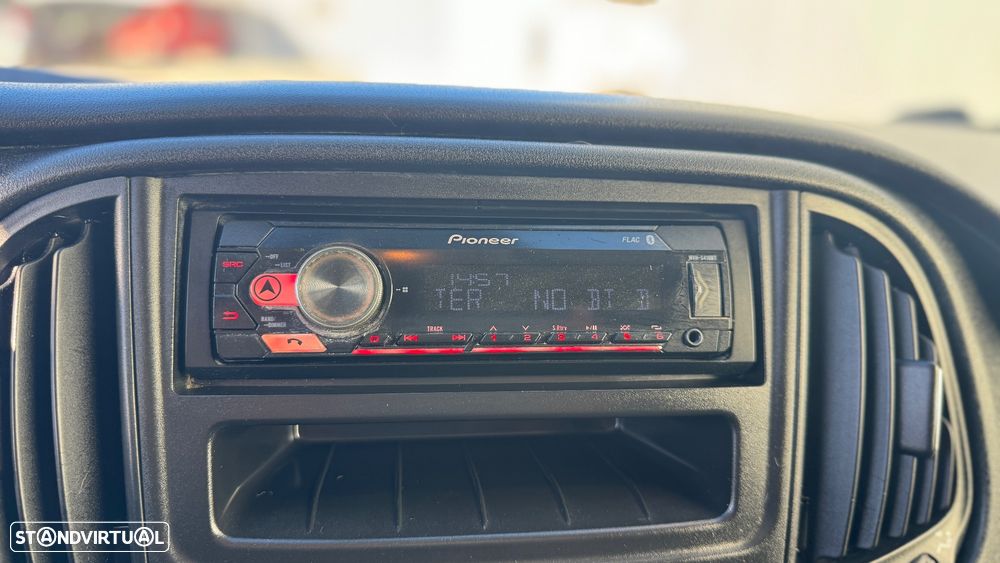 Fiat Doblo 1.3 MJet  3 Lugares A/C - 16