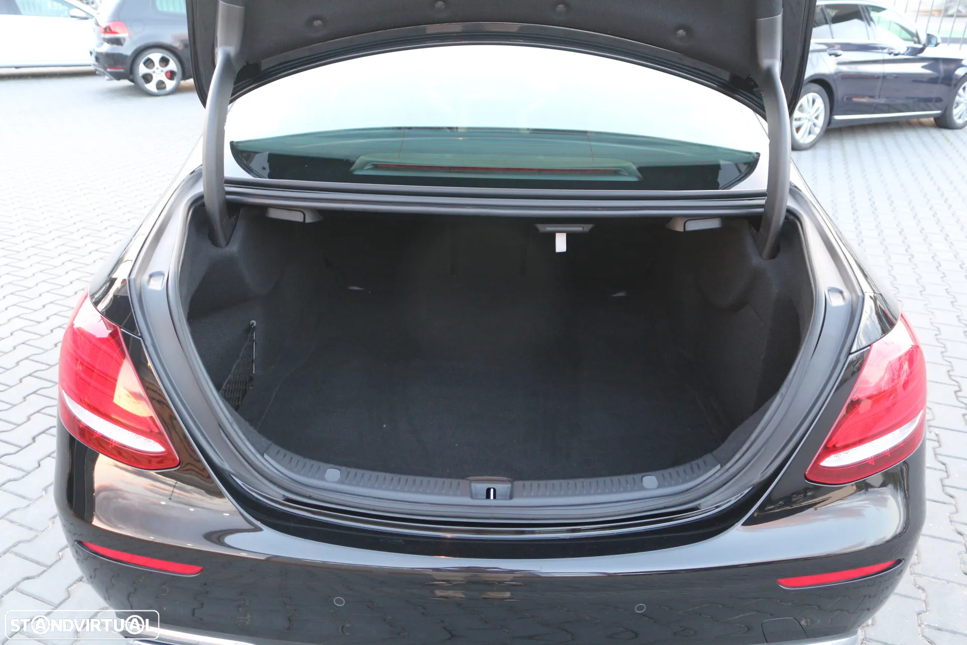 Mercedes-Benz E 220 d 9G-TRONIC Avantgarde - 37