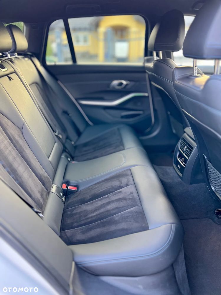 BMW Seria 3 320d xDrive M Sport sport - 22