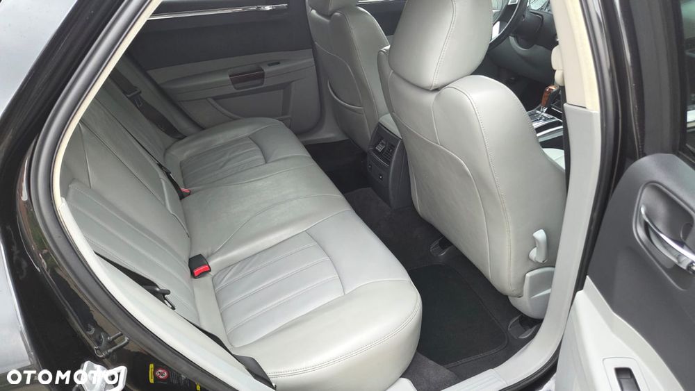 Chrysler 300C 3.0 V6 CRD - 22