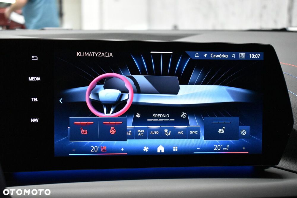 BMW Seria 2 220i mHEV - 14