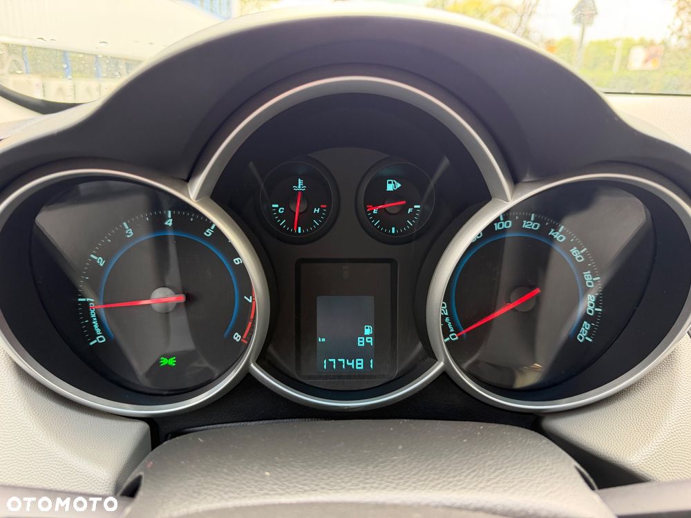 Chevrolet Cruze - 15