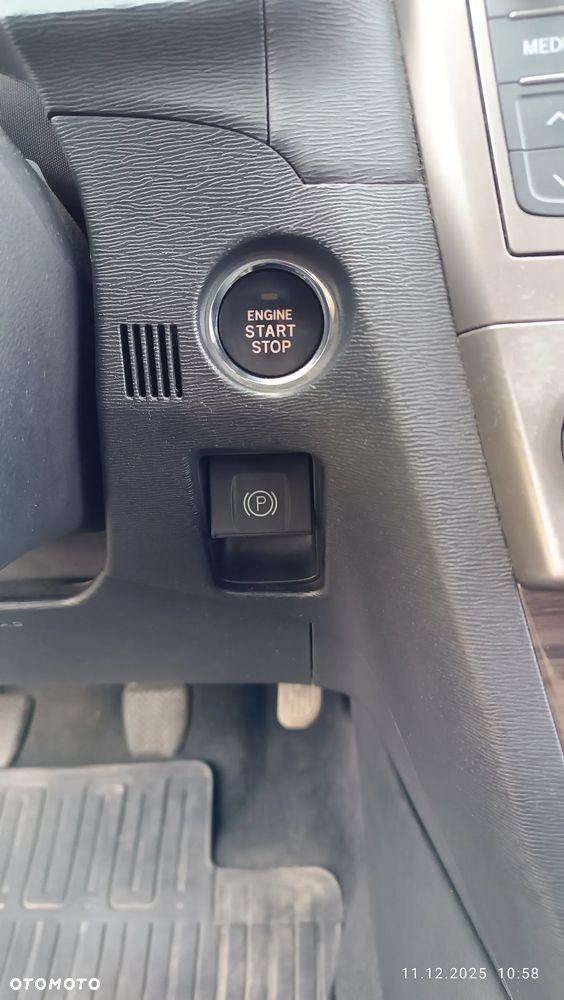 Toyota Avensis 1.8 Premium - 27