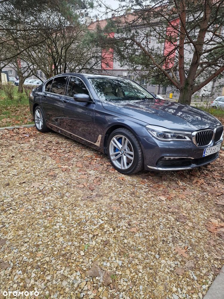 BMW Seria 7 750i - 2