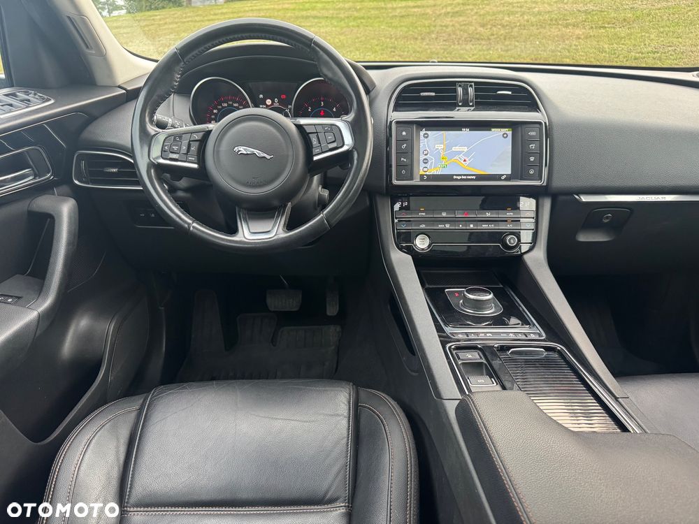 Jaguar F-Pace 2.0 i4D AWD Prestige - 9