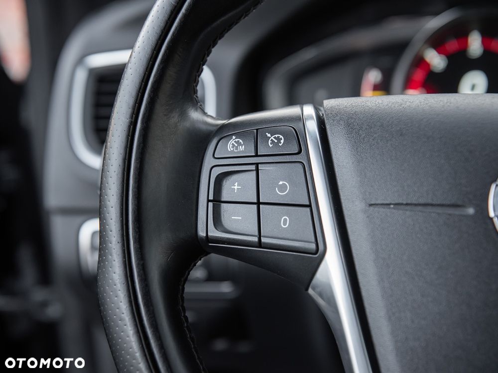 Volvo V60 D4 Drive-E R-Design Summum - 19