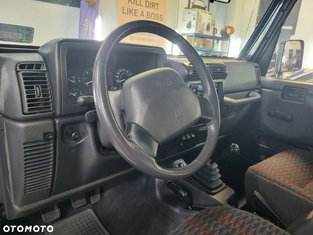 Jeep Wrangler - 6