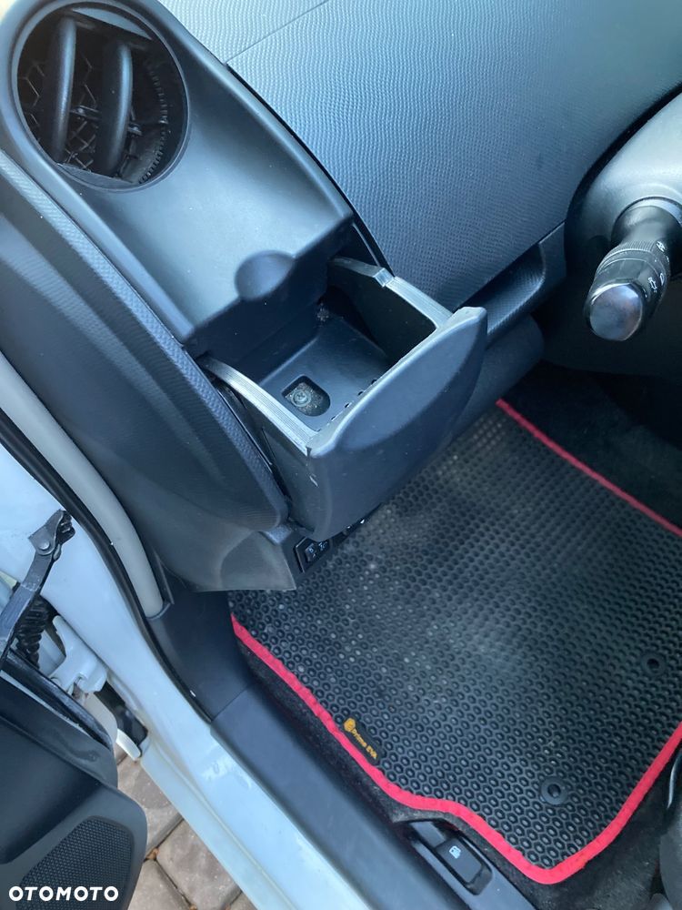Toyota Yaris 1.3 Luna A/C - 16