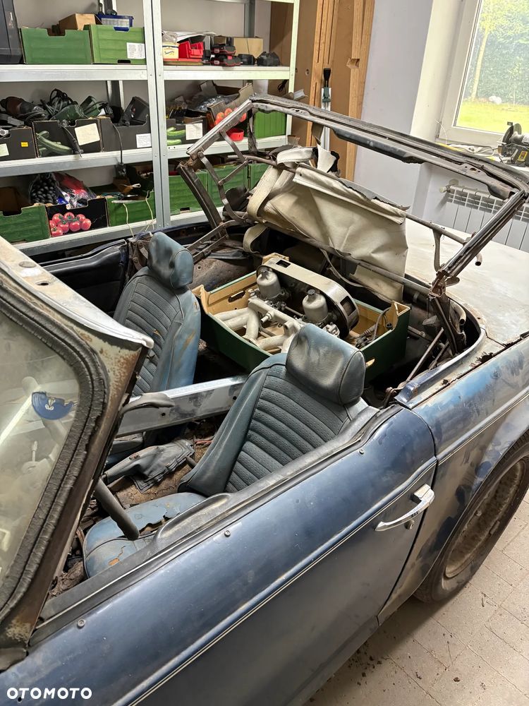 Triumph TR6 - 8