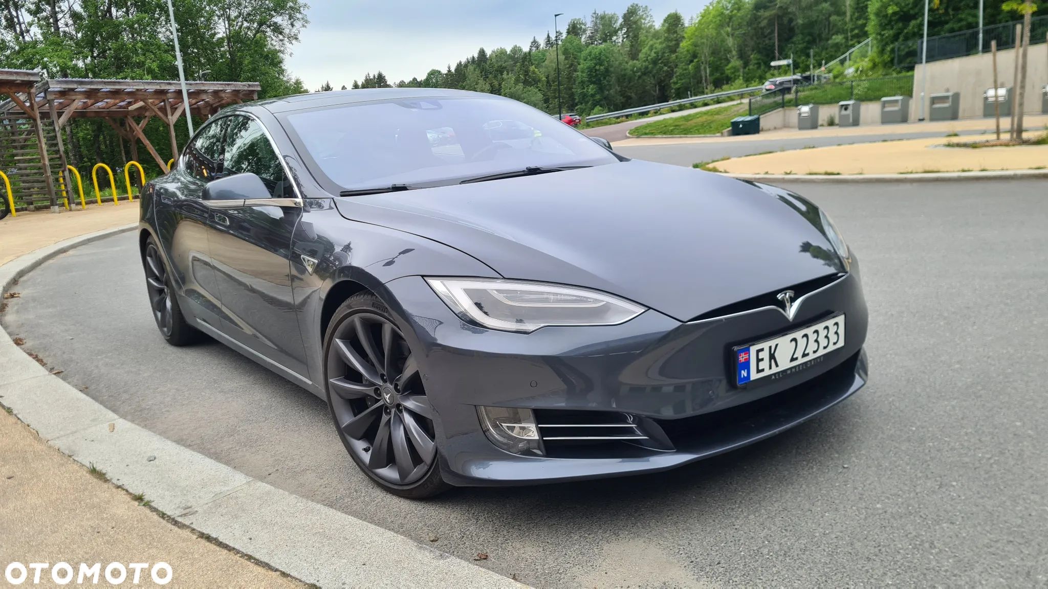 Tesla Model S - 1