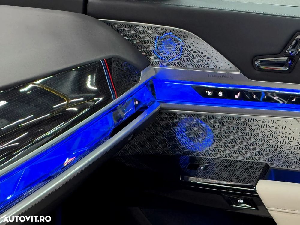 BMW Seria 7 740d xDrive MHEV - 18