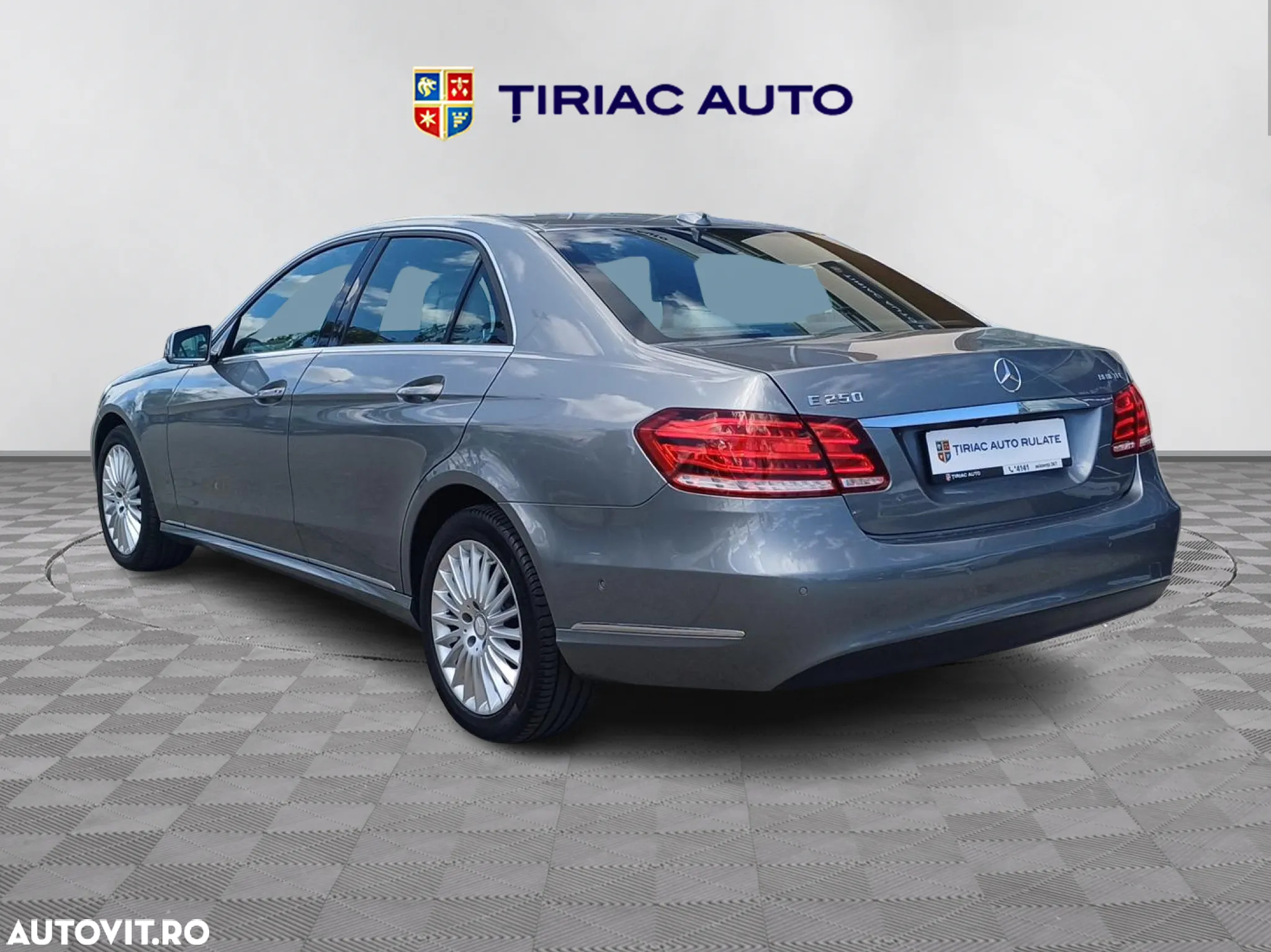 Mercedes-Benz E 250 BlueTEC 4Matic 7G-TRONIC Elegance - 3