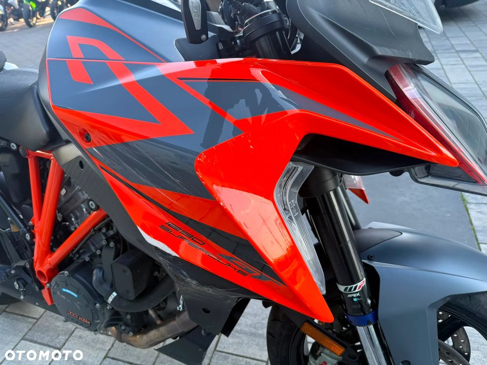 KTM Super Duke - 23