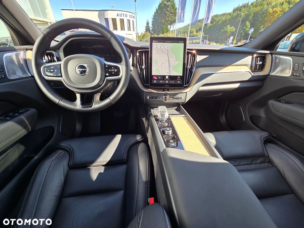 Volvo XC 60 B5 B AWD Ultra Dark - 14