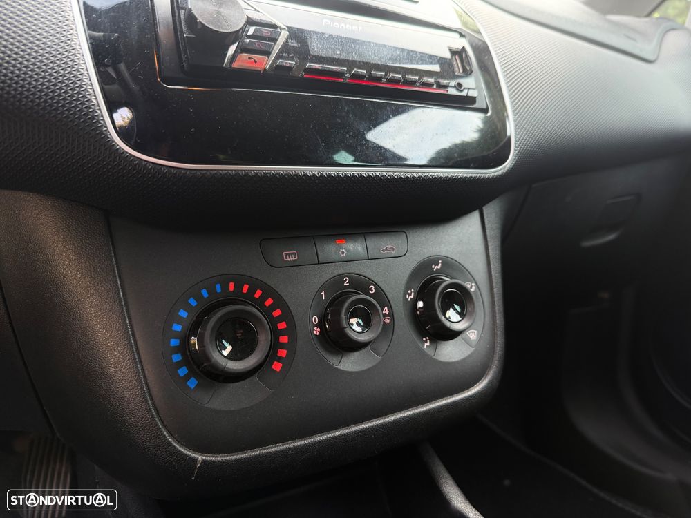 Fiat Punto 1.3 M-Jet IVA Dedutivel - 7