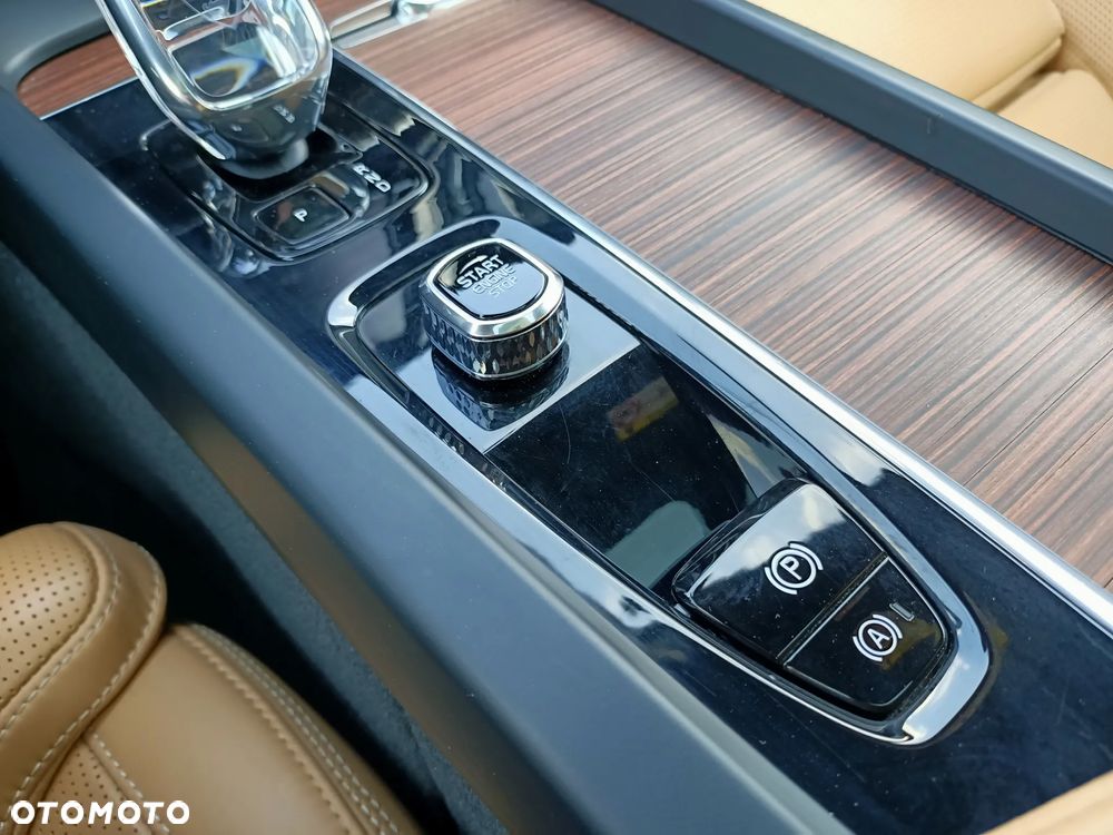 Volvo XC 60 T8 Plug-In Hybrid AWD Ultimate Bright - 32