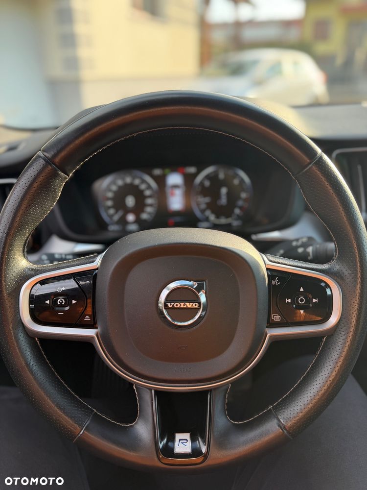 Volvo XC 60 D4 Geartronic RDesign - 22
