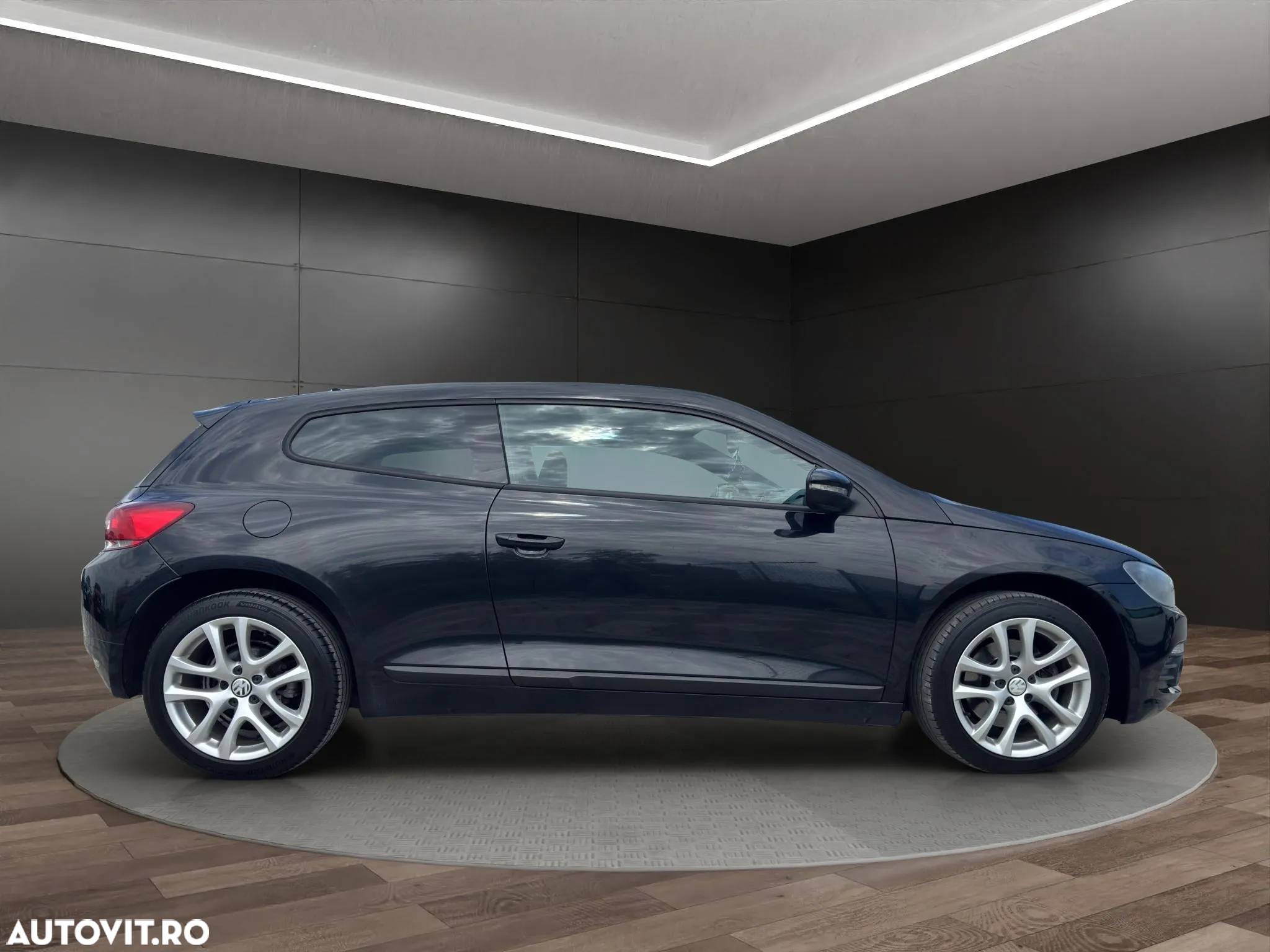 Volkswagen Scirocco 2.0 TDI DPF DSG - 17