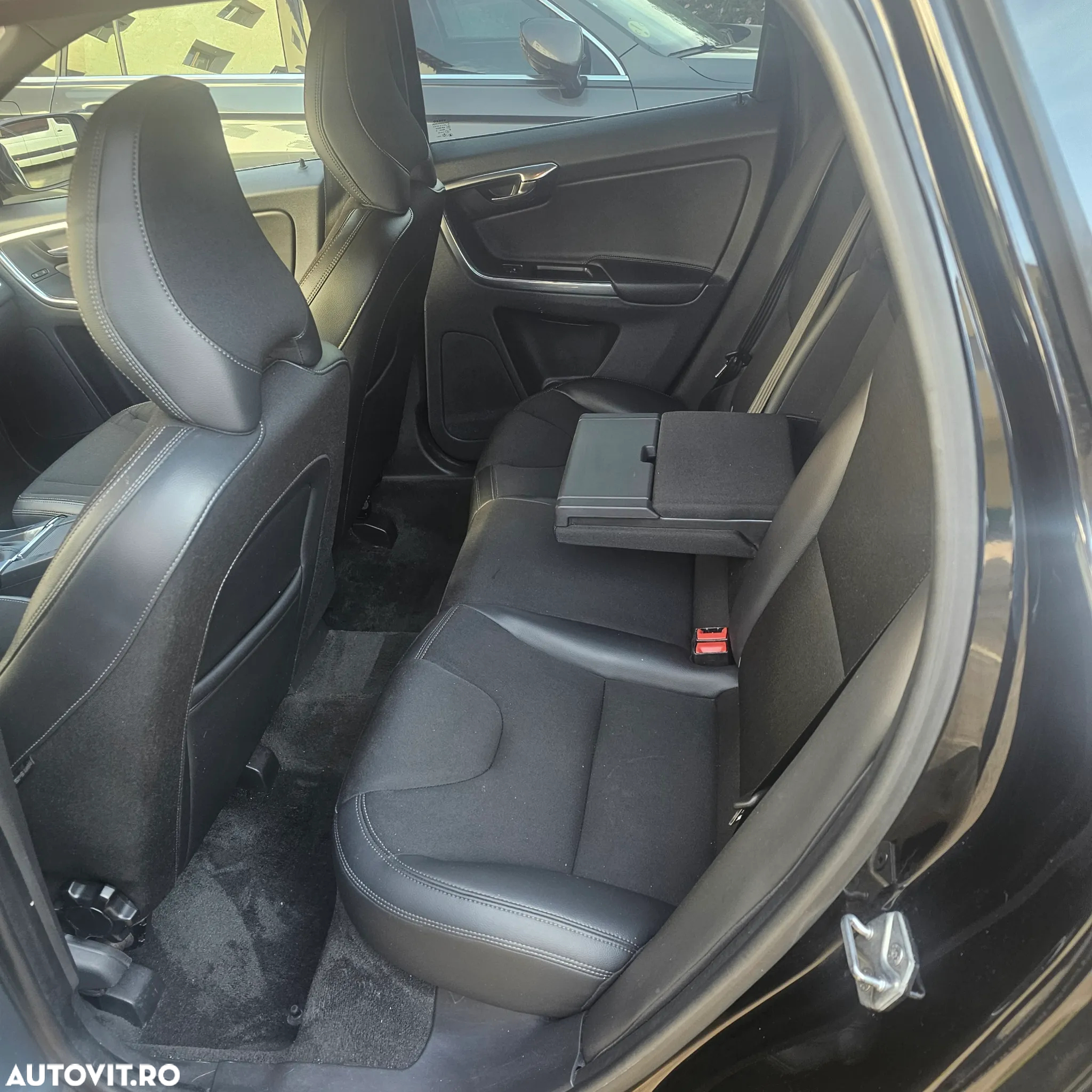 Volvo XC 60 - 4