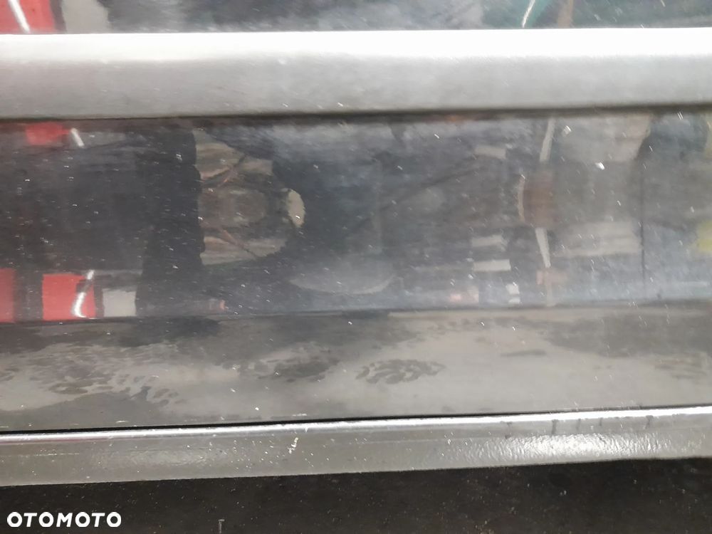 VW POLO 9N LIFT DRZWI PRAWE PRZEDNIE PRAWY PRZÓD 3DRZWI KOLOR: LC9Z - 5