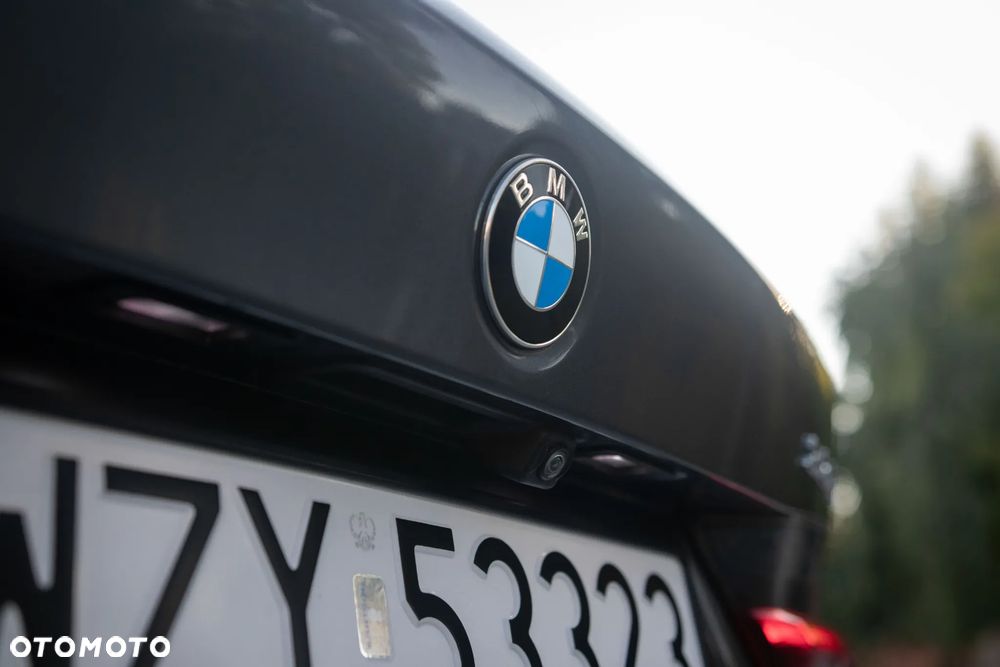 BMW Seria 3 330i xDrive Sport Line - 21
