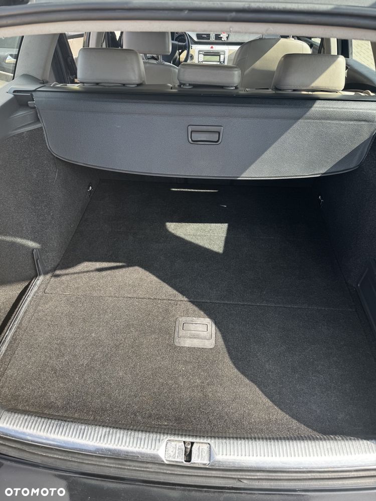 Volkswagen Passat - 6