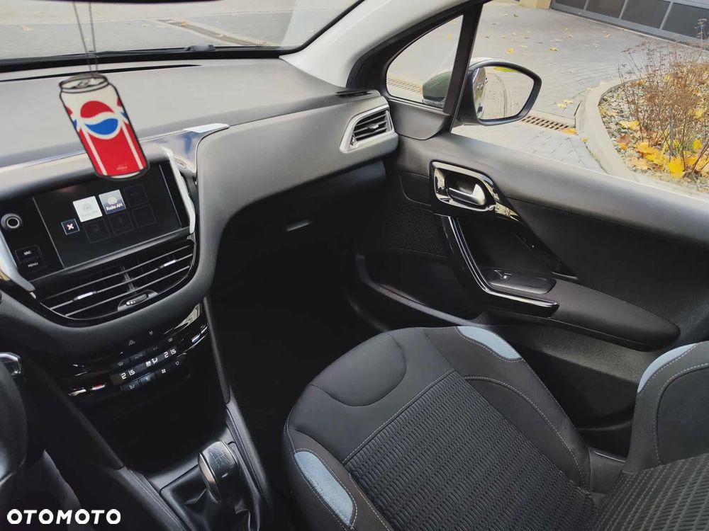 Peugeot 208 1.6 VTi Allure - 23