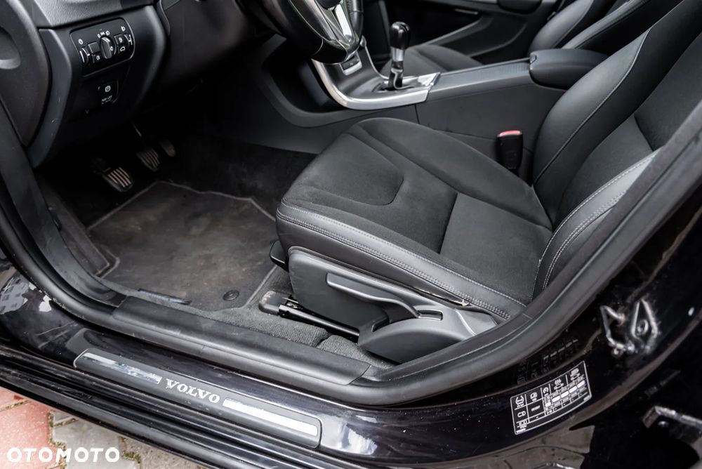 Volvo V60 T3 Edition - 18