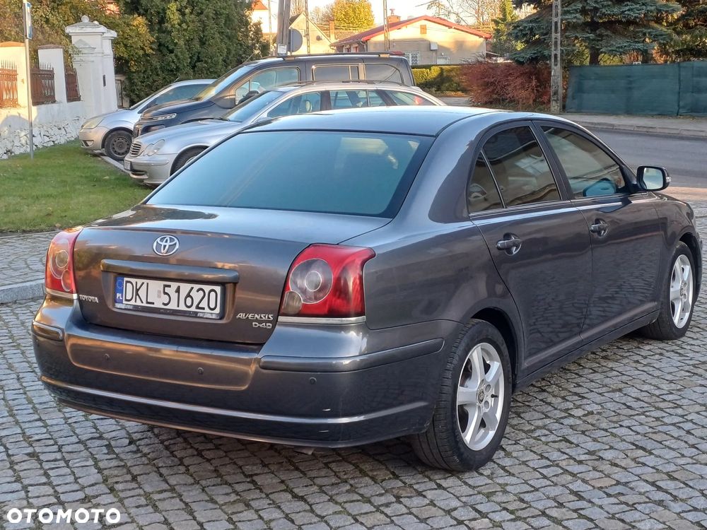 Toyota Avensis 2.2 D-4D Sol - 3