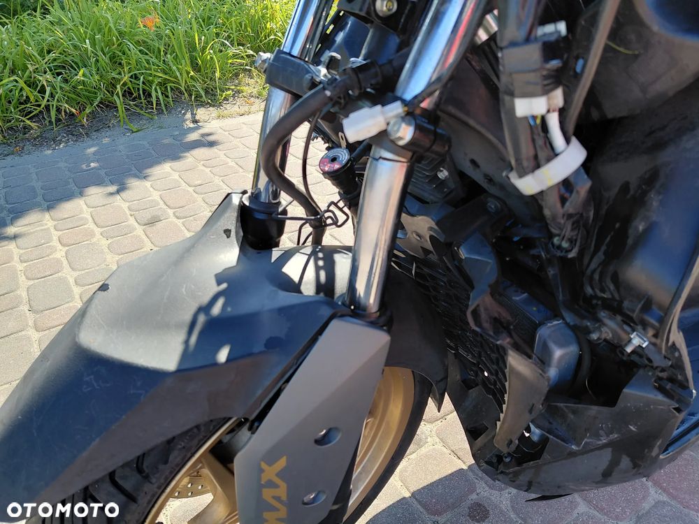 Yamaha X-max - 10