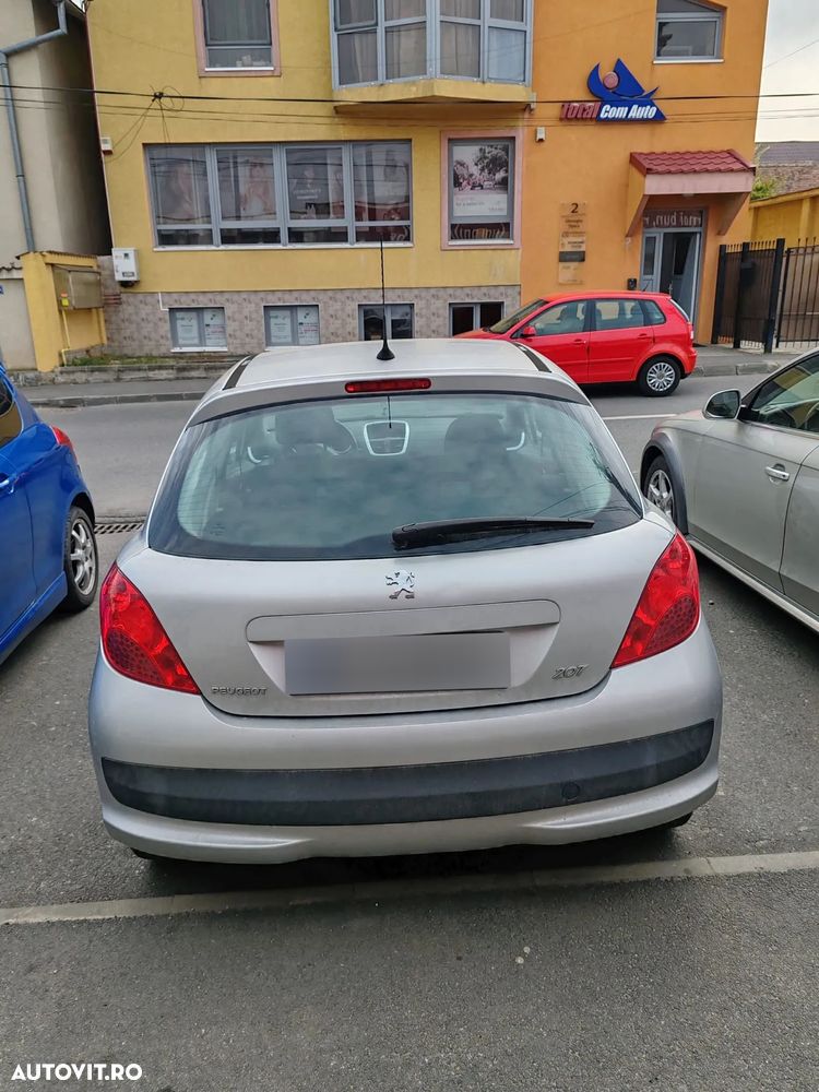 Peugeot 207 - 6