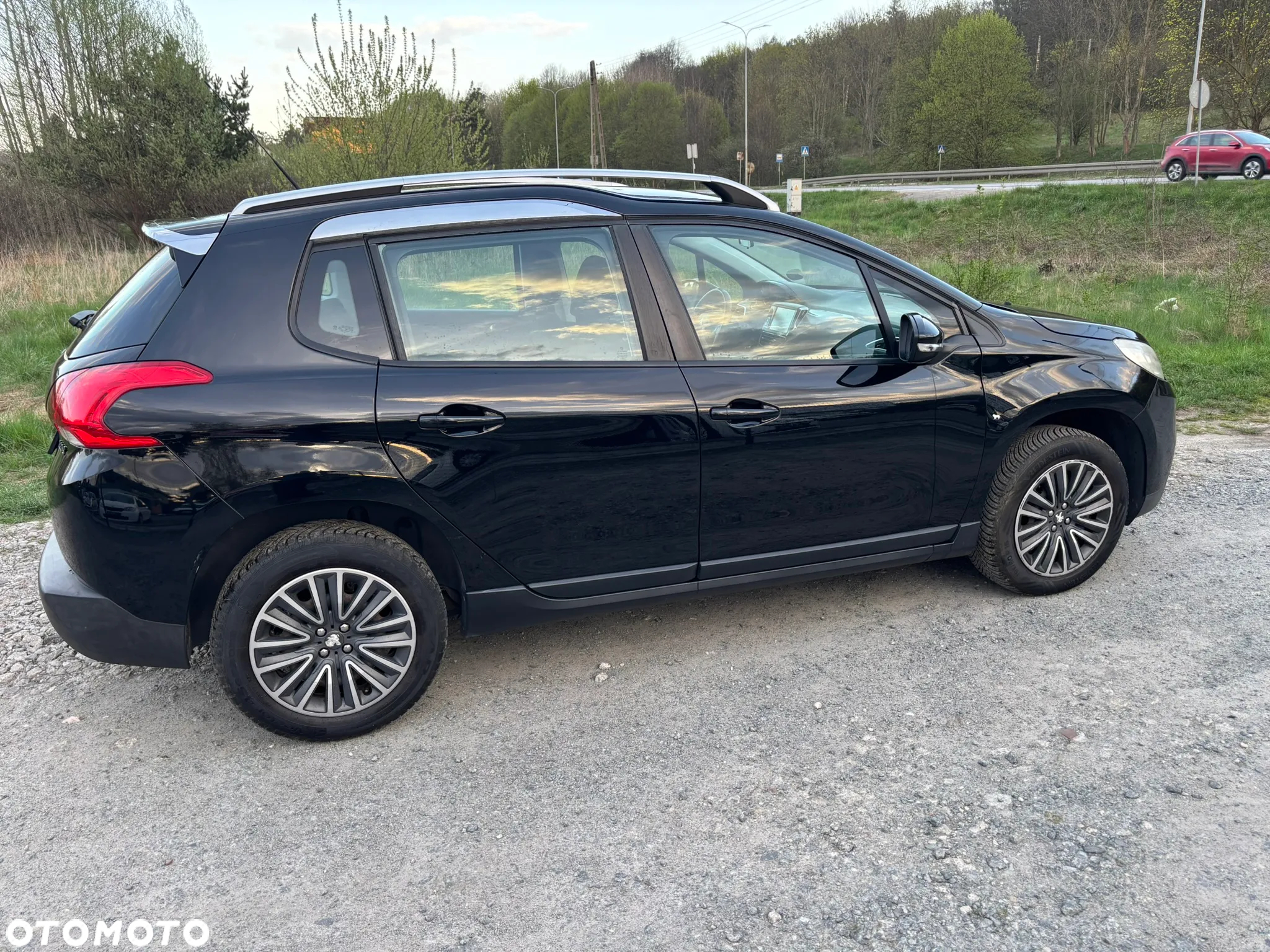 Peugeot 2008 1.2 Pure Tech Active - 4