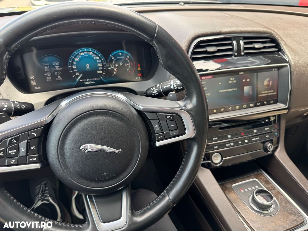 Jaguar F-Pace 20d AWD Aut. Prestige - 21