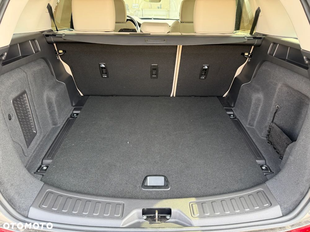 Land Rover Discovery Sport D200 - 19